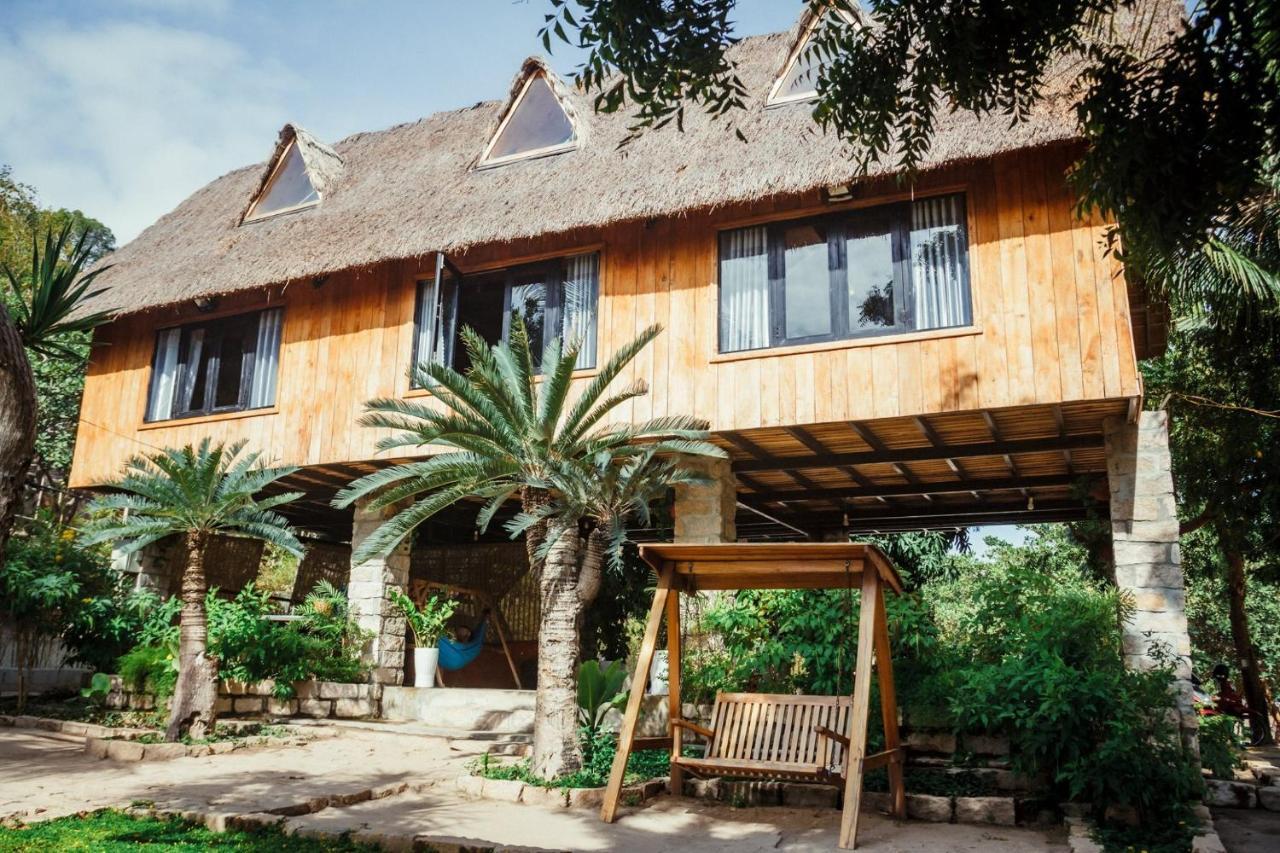 Villa Dao Hoa Vang Cam Ranh - Venuestay Exterior foto